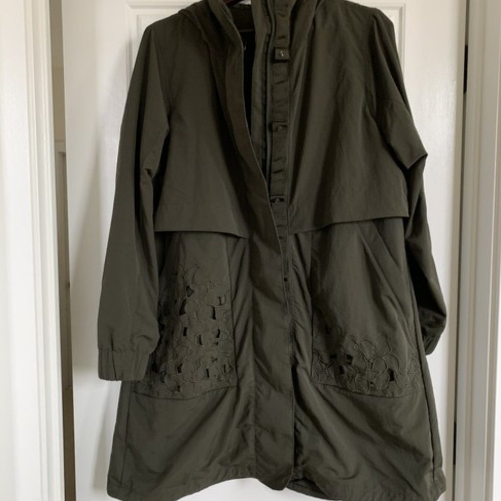 Lululemon- Embroidered Rain Coat- Olive Green, size 8.